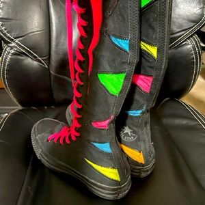 Women’s size 8 knee high converse shoes!